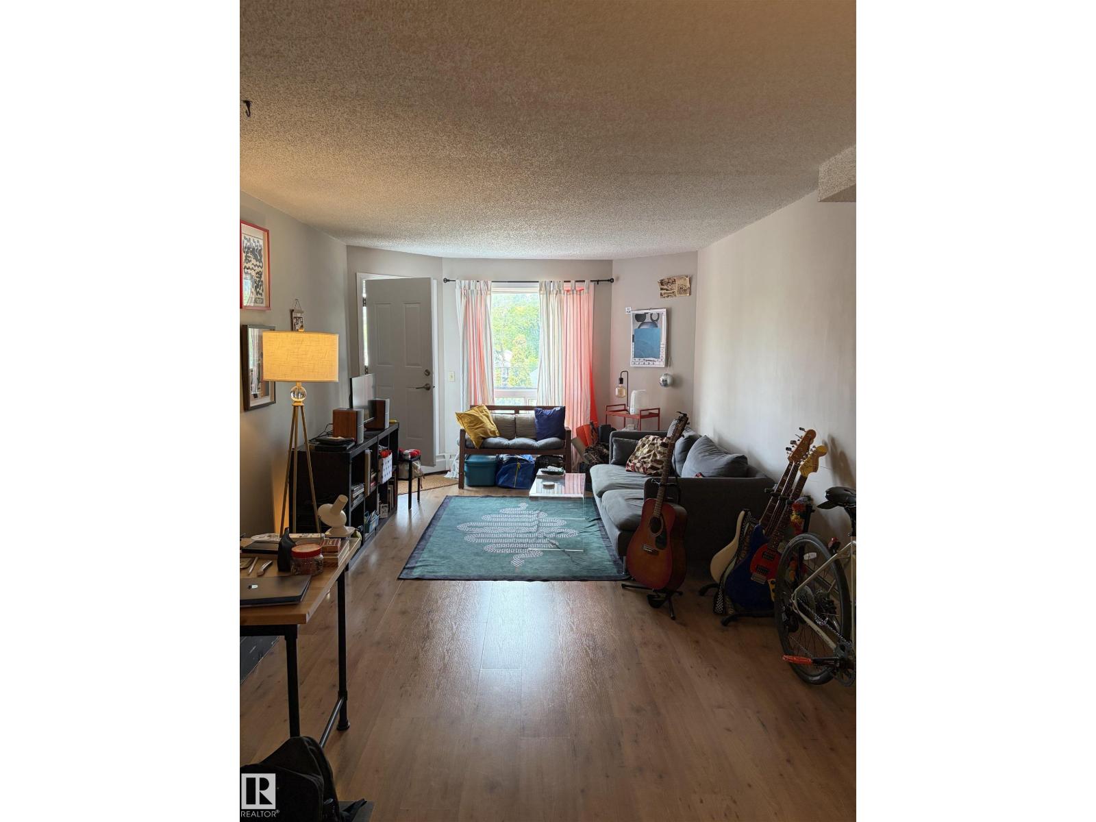 #304 9854 88 AV NW - Image 2