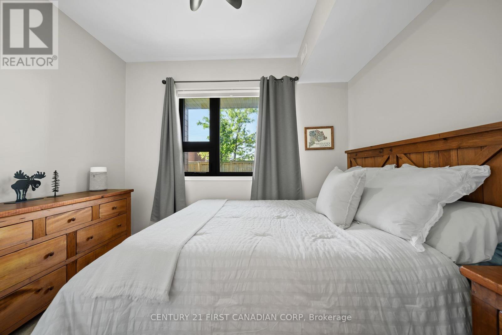 #104 263 BUTLER STREET - 25