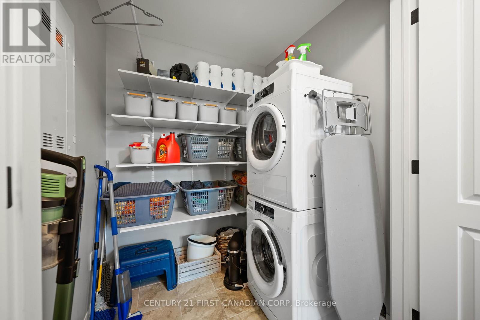#104 263 BUTLER STREET - 28