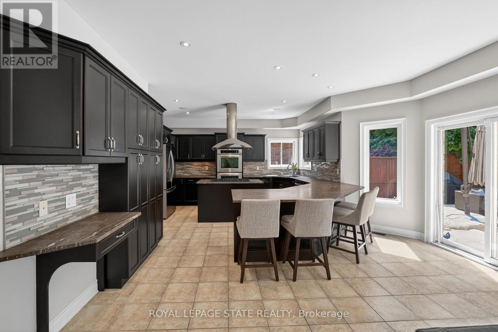 24 HEATHCOTE COURT - 19
