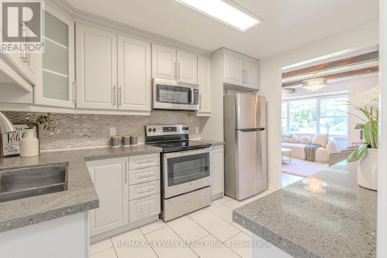 5328 HOUCK DRIVE - 12