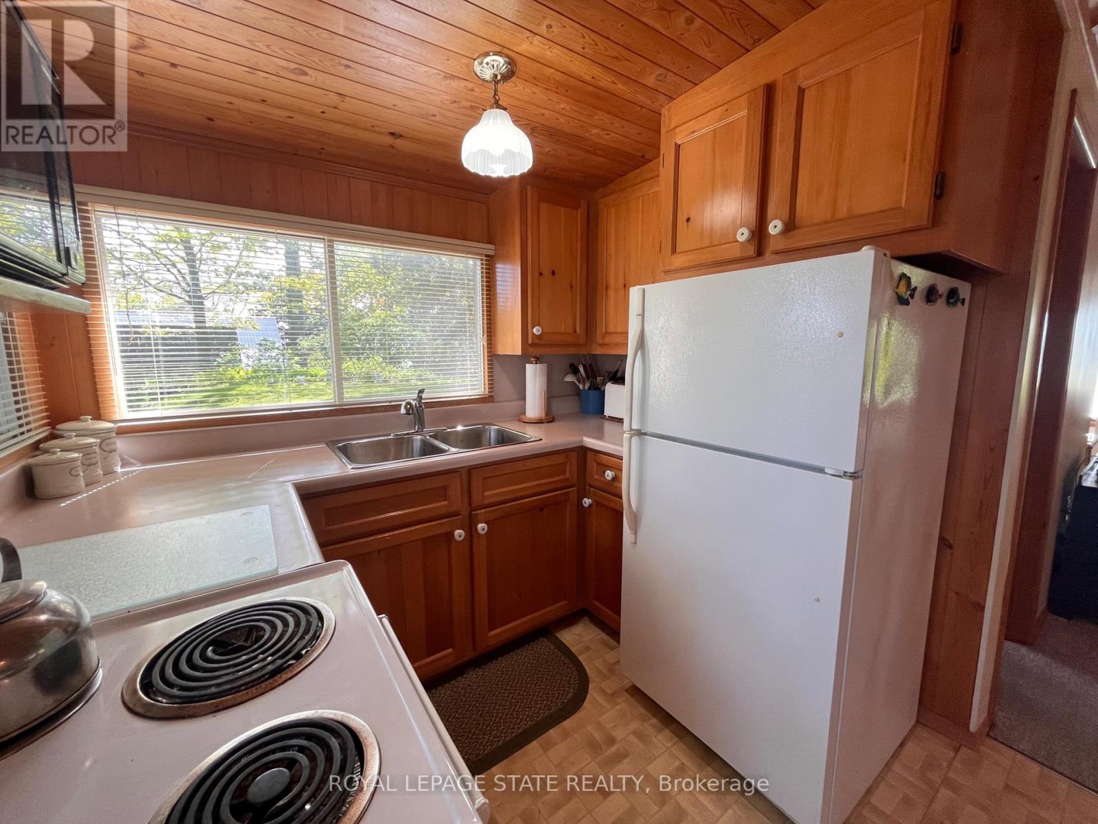 689 SANDY BAY ROAD - 16