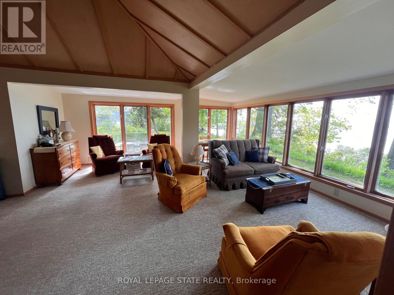 689 SANDY BAY ROAD - 19