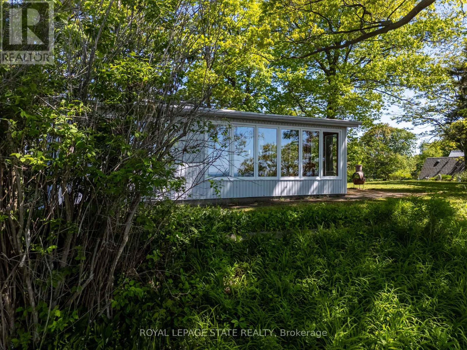 689 SANDY BAY ROAD - 32