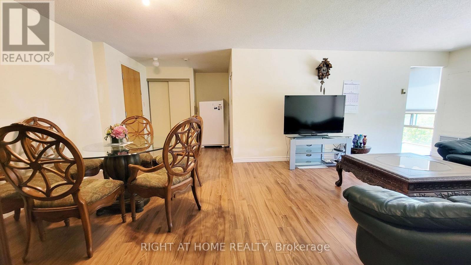 #302 55 BLUE SPRINGS DRIVE - 14