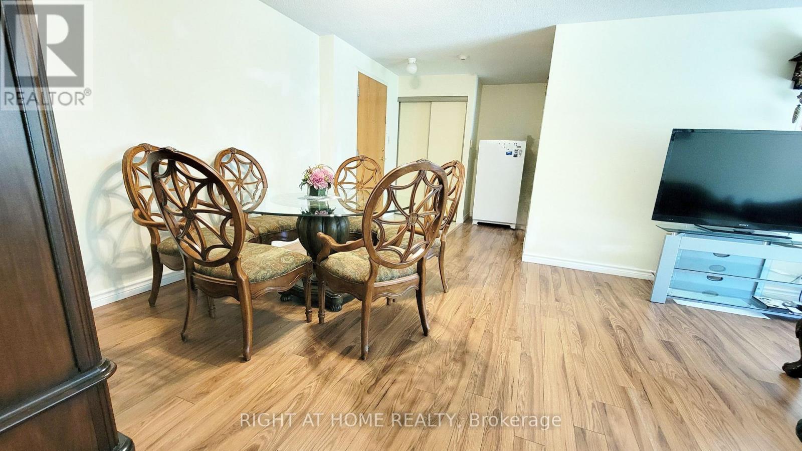 #302 55 BLUE SPRINGS DRIVE - 15
