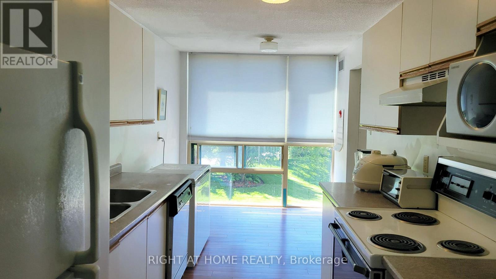 #302 55 BLUE SPRINGS DRIVE - 24