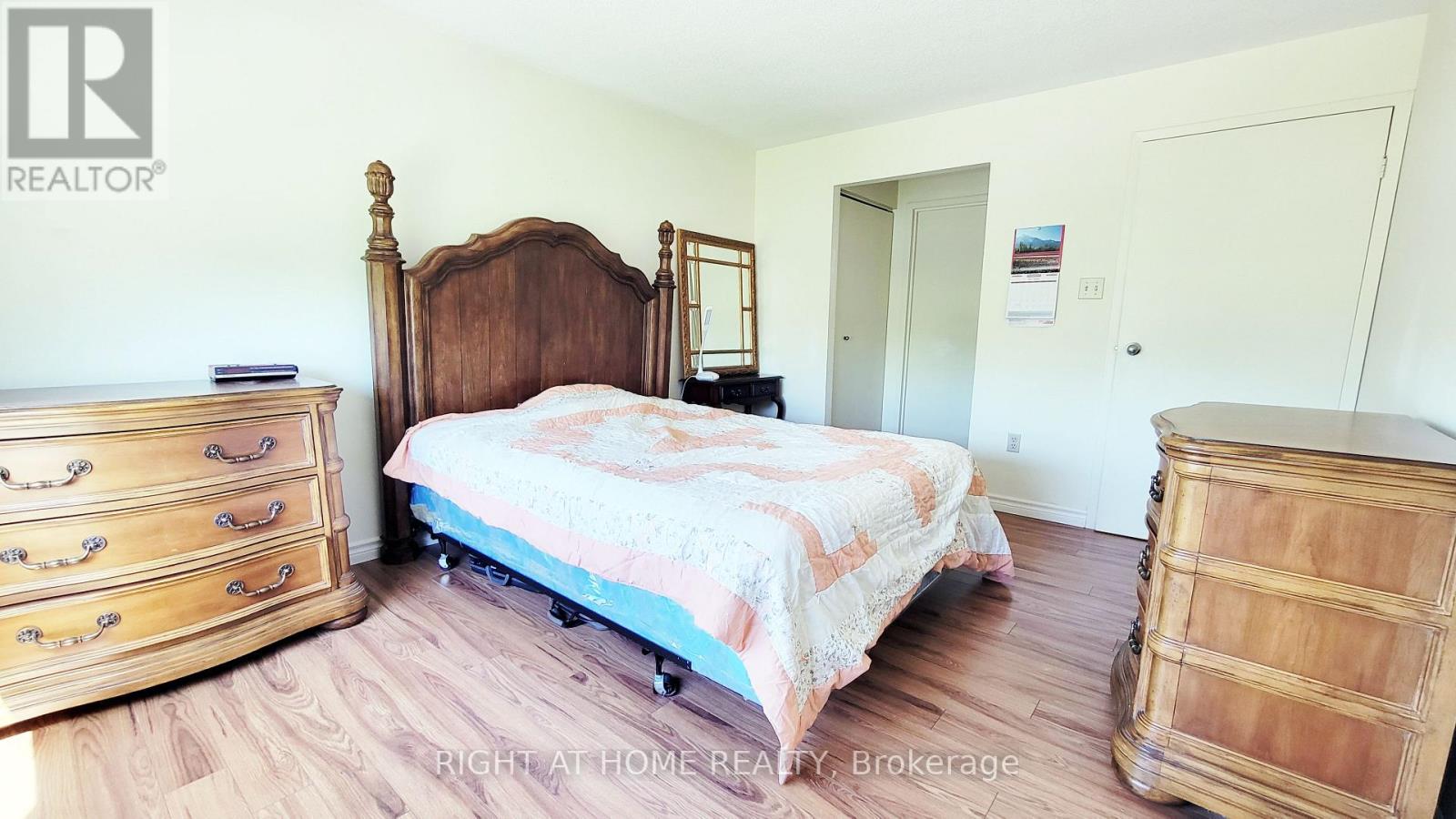 #302 55 BLUE SPRINGS DRIVE - 26