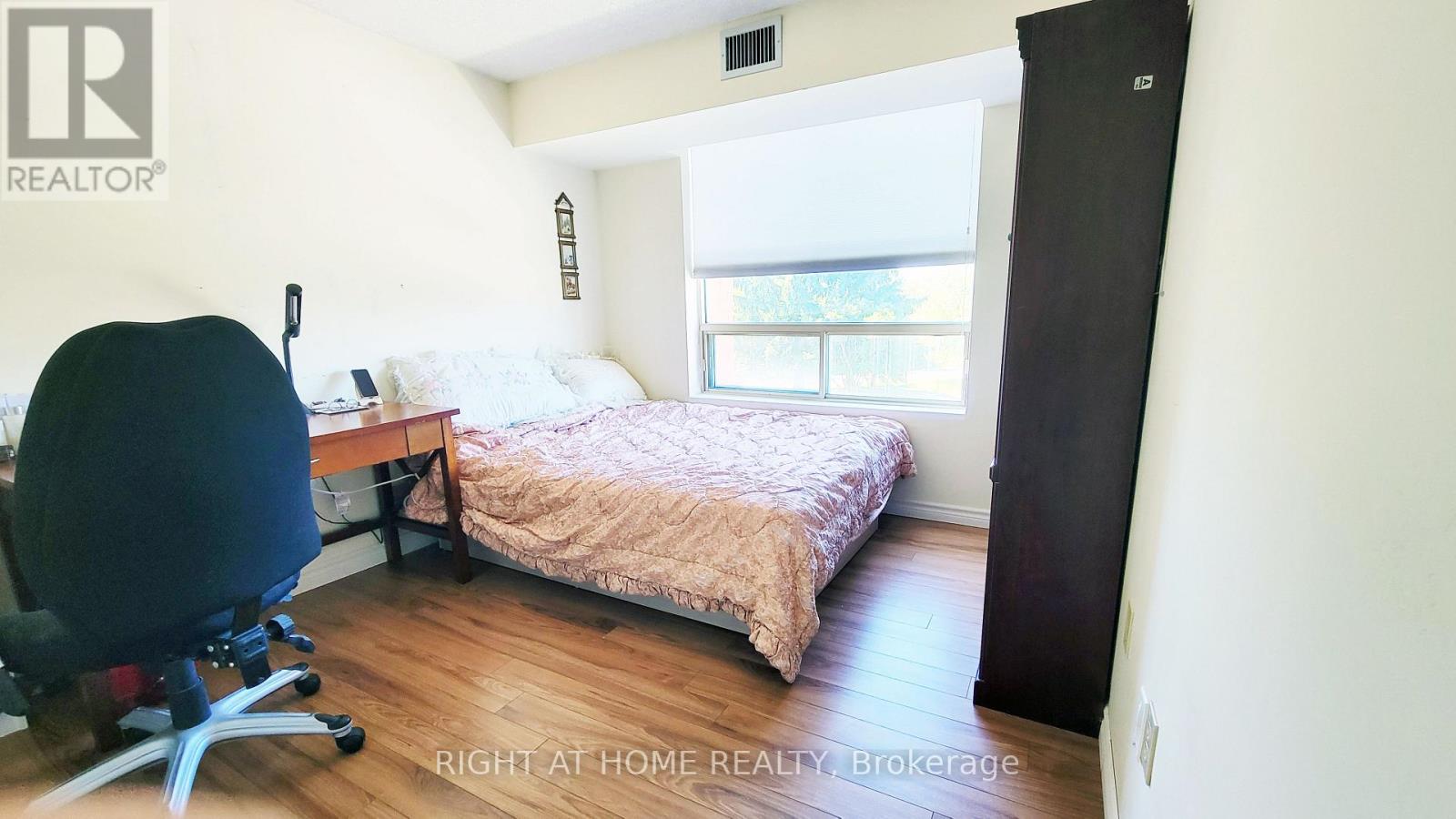 #302 55 BLUE SPRINGS DRIVE - 33