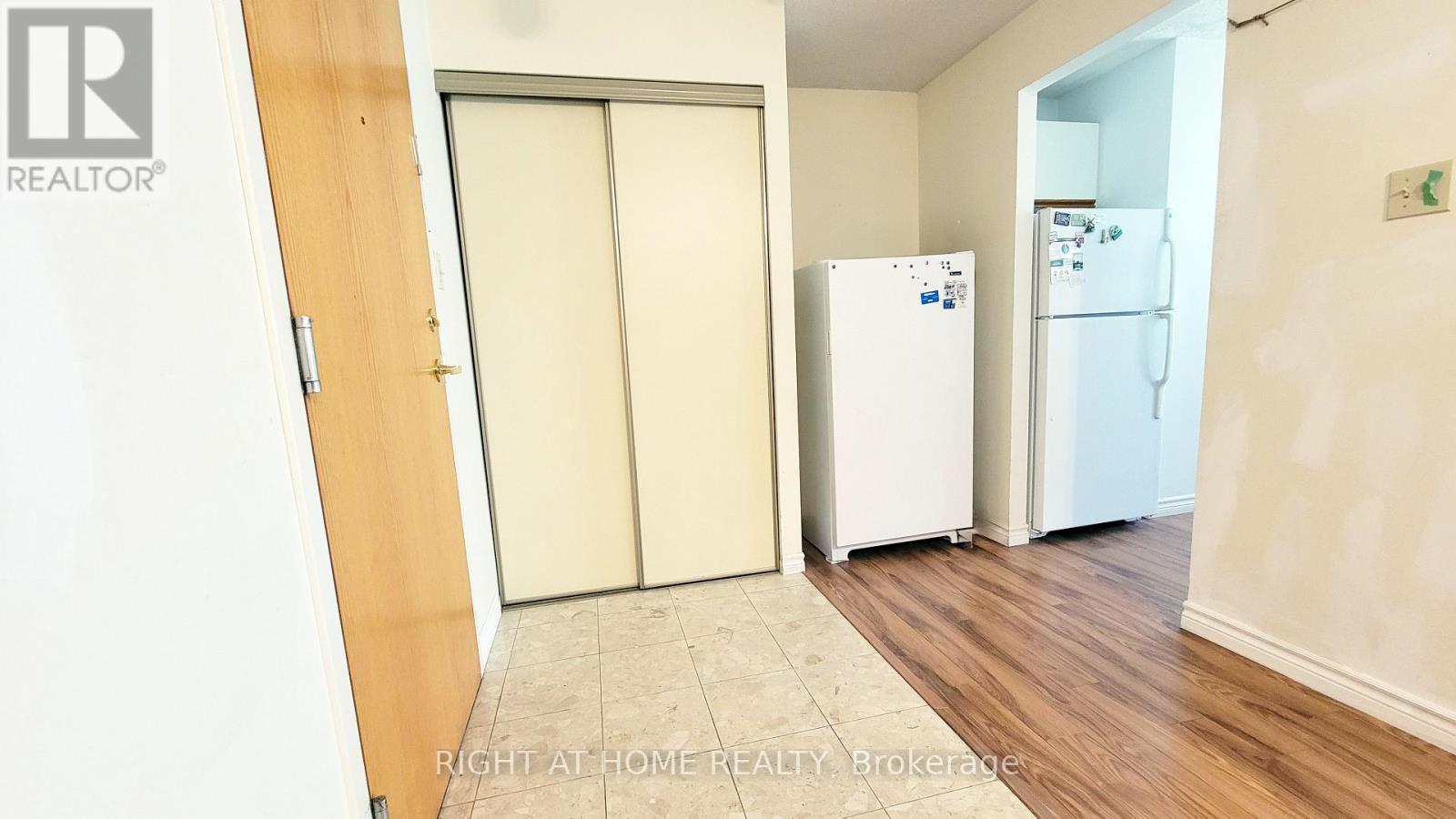 #302 55 BLUE SPRINGS DRIVE - 43