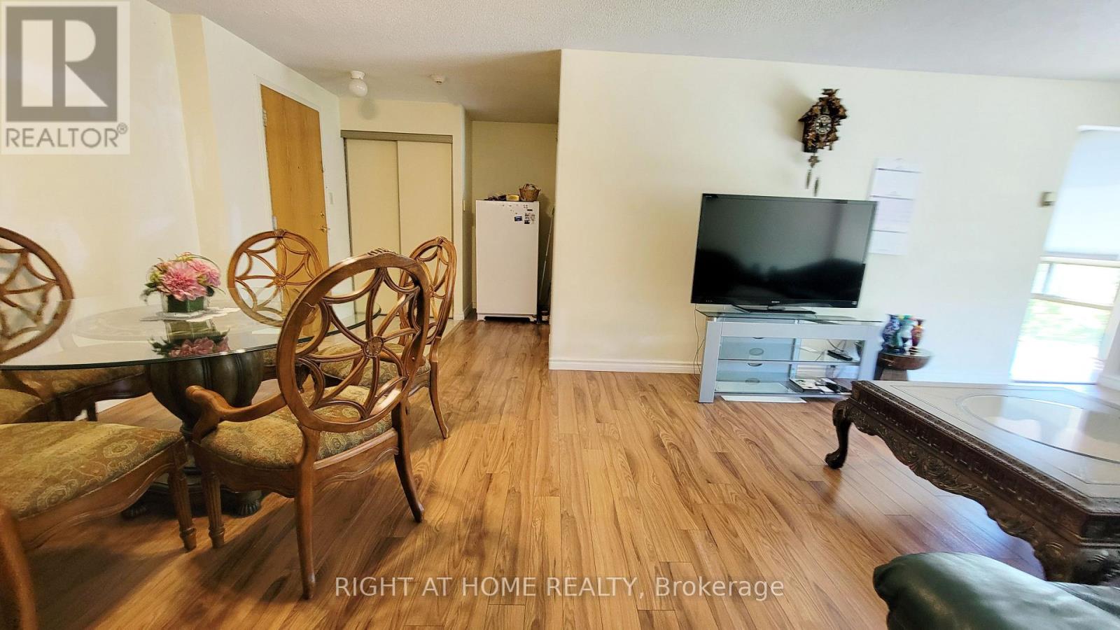 #302 55 BLUE SPRINGS DRIVE - 8