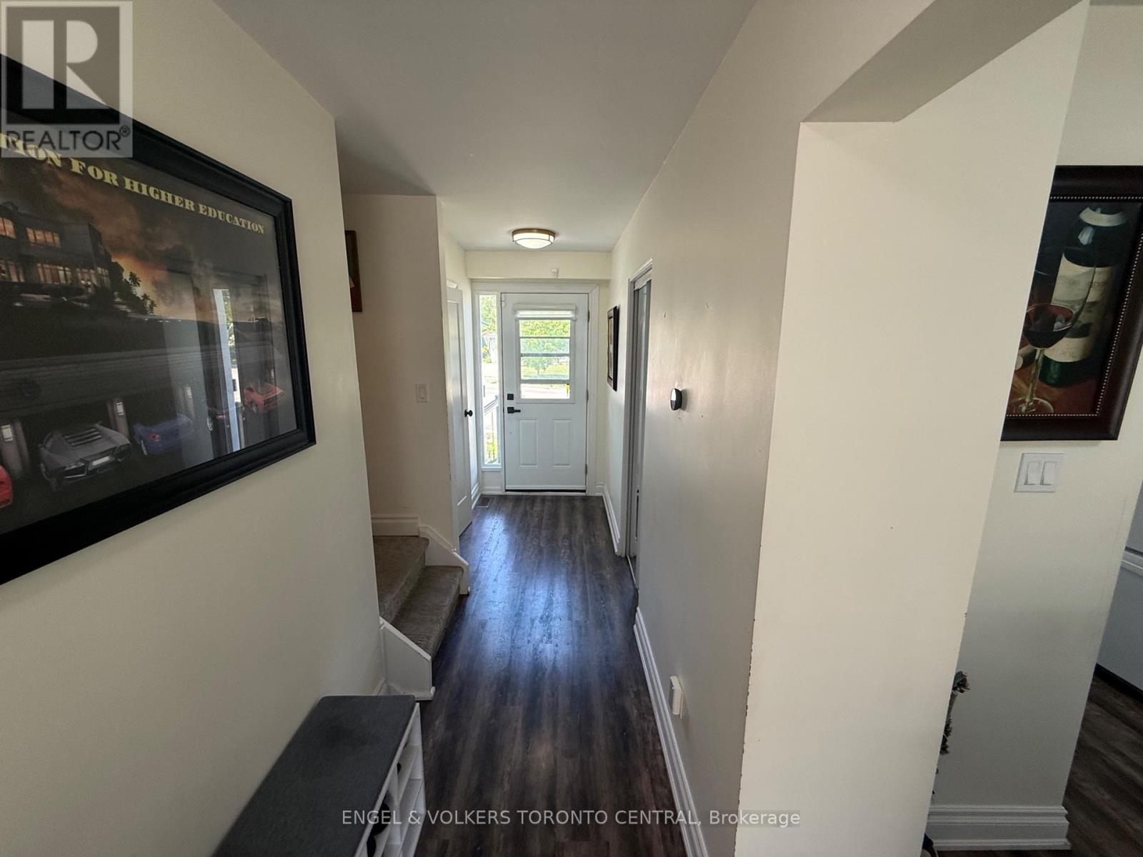 687 COLLEGE AVENUE W - 17