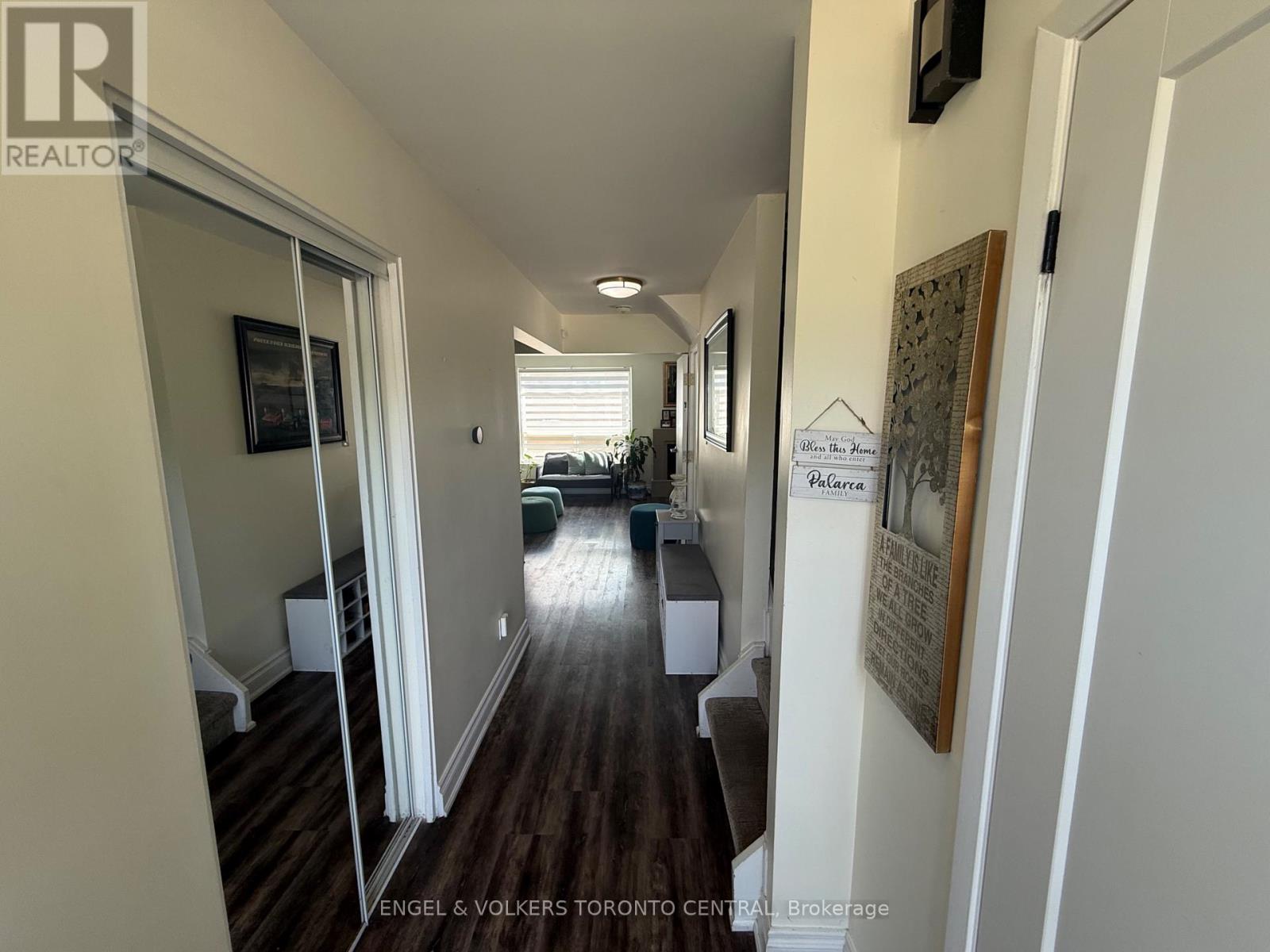 687 COLLEGE AVENUE W - Image 3