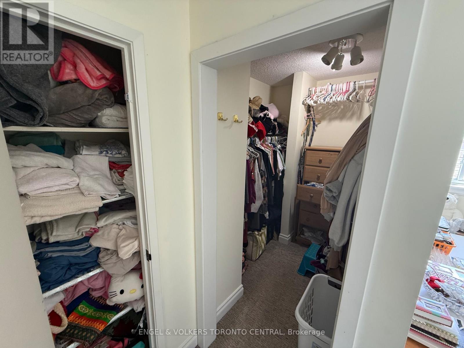 687 COLLEGE AVENUE W - 42