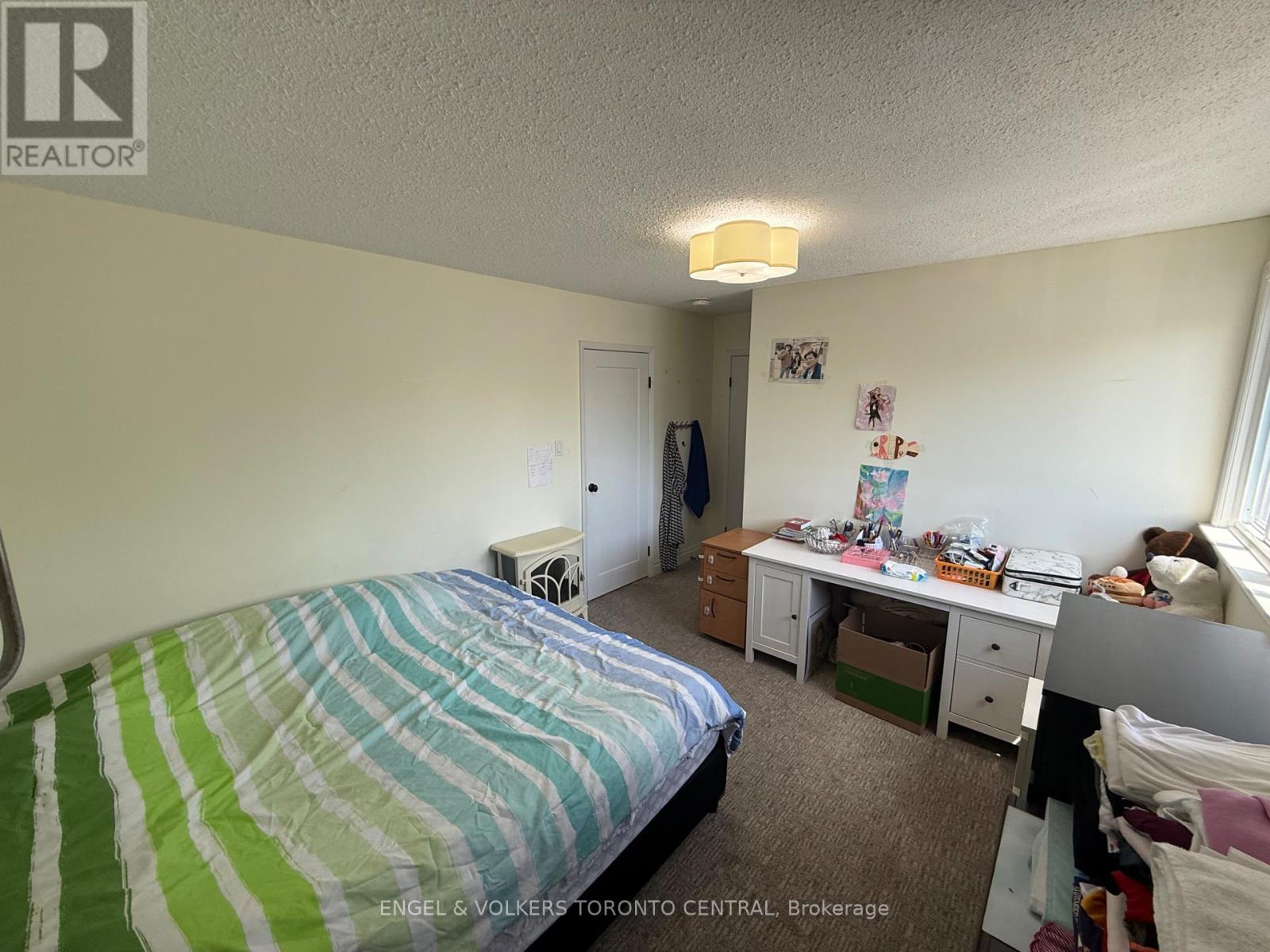 687 COLLEGE AVENUE W - 43