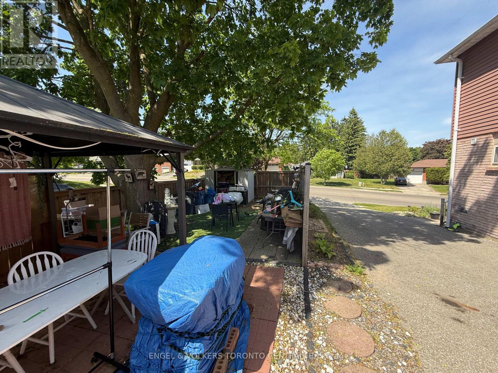 687 COLLEGE AVENUE W - 47