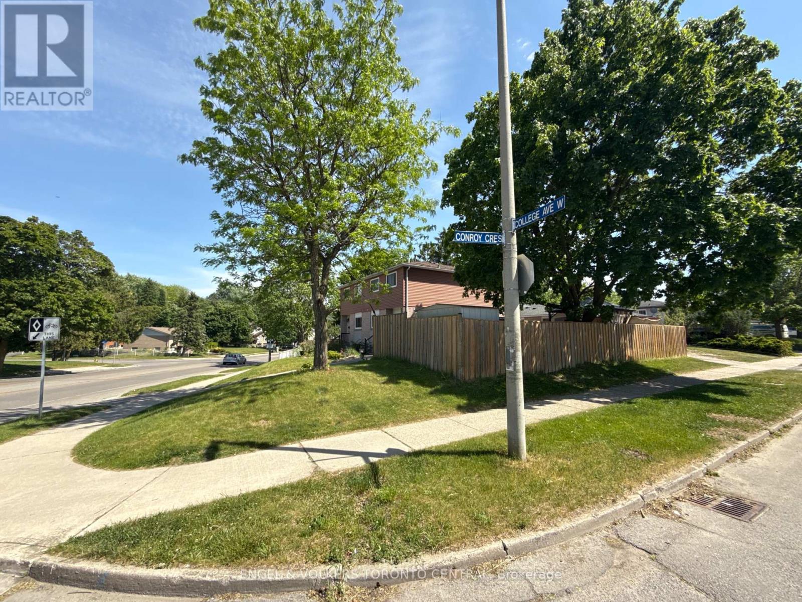 687 COLLEGE AVENUE W - 49