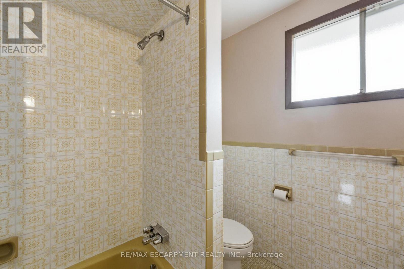 26 ADORN COURT - 14