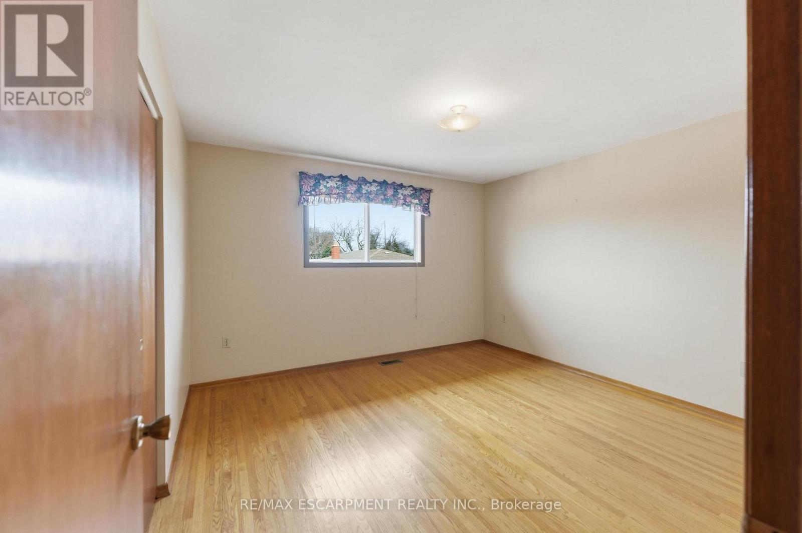 26 ADORN COURT - 16