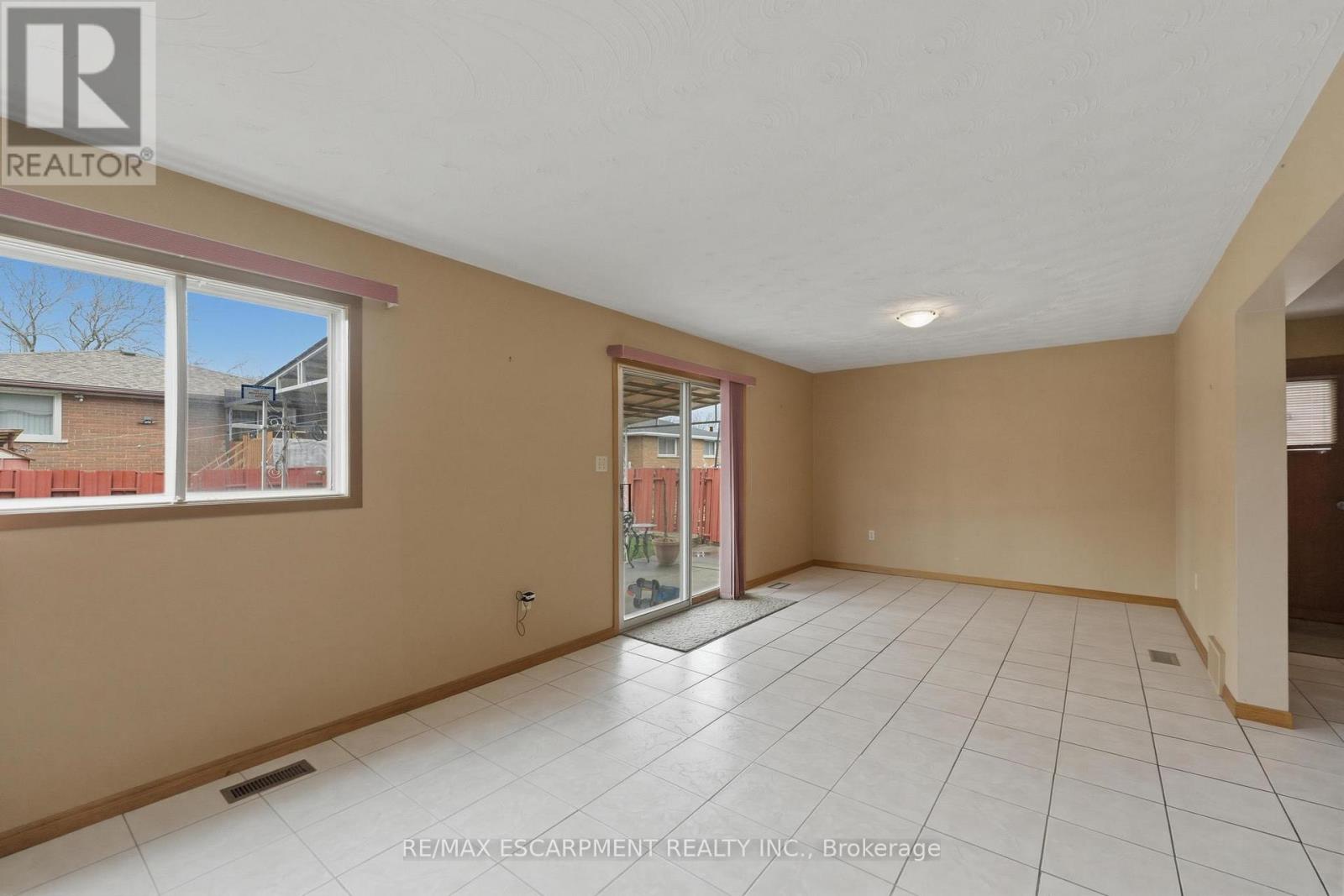 26 ADORN COURT - 21