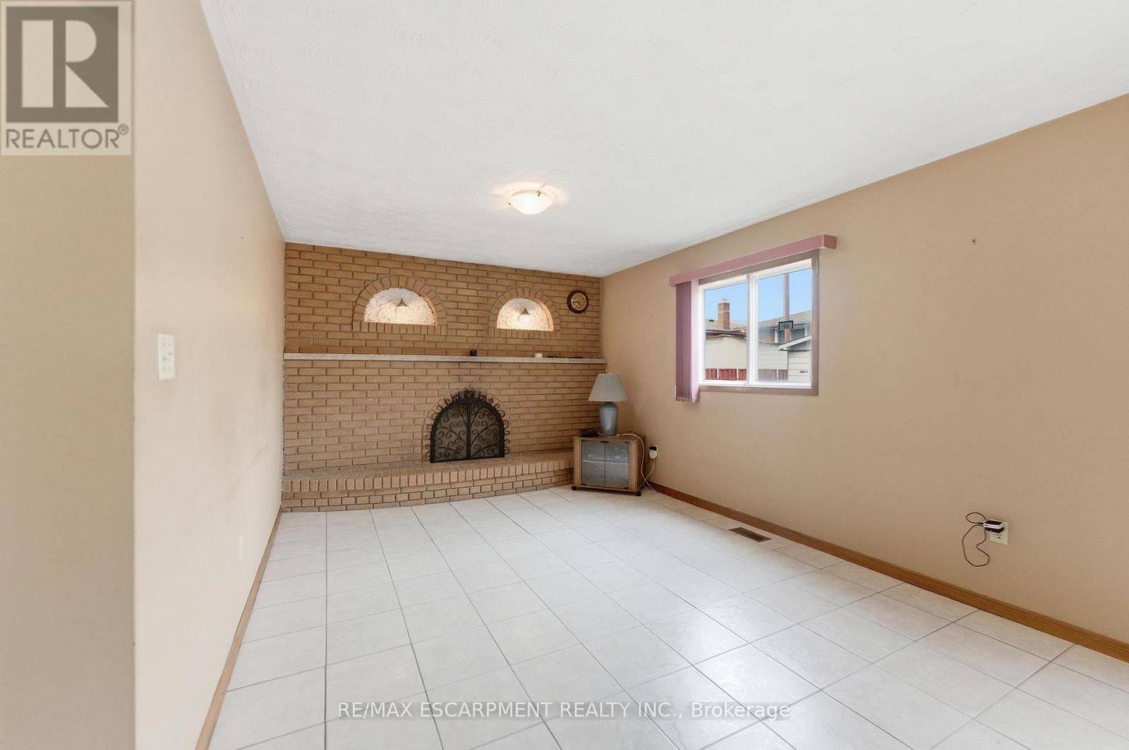 26 ADORN COURT - 26