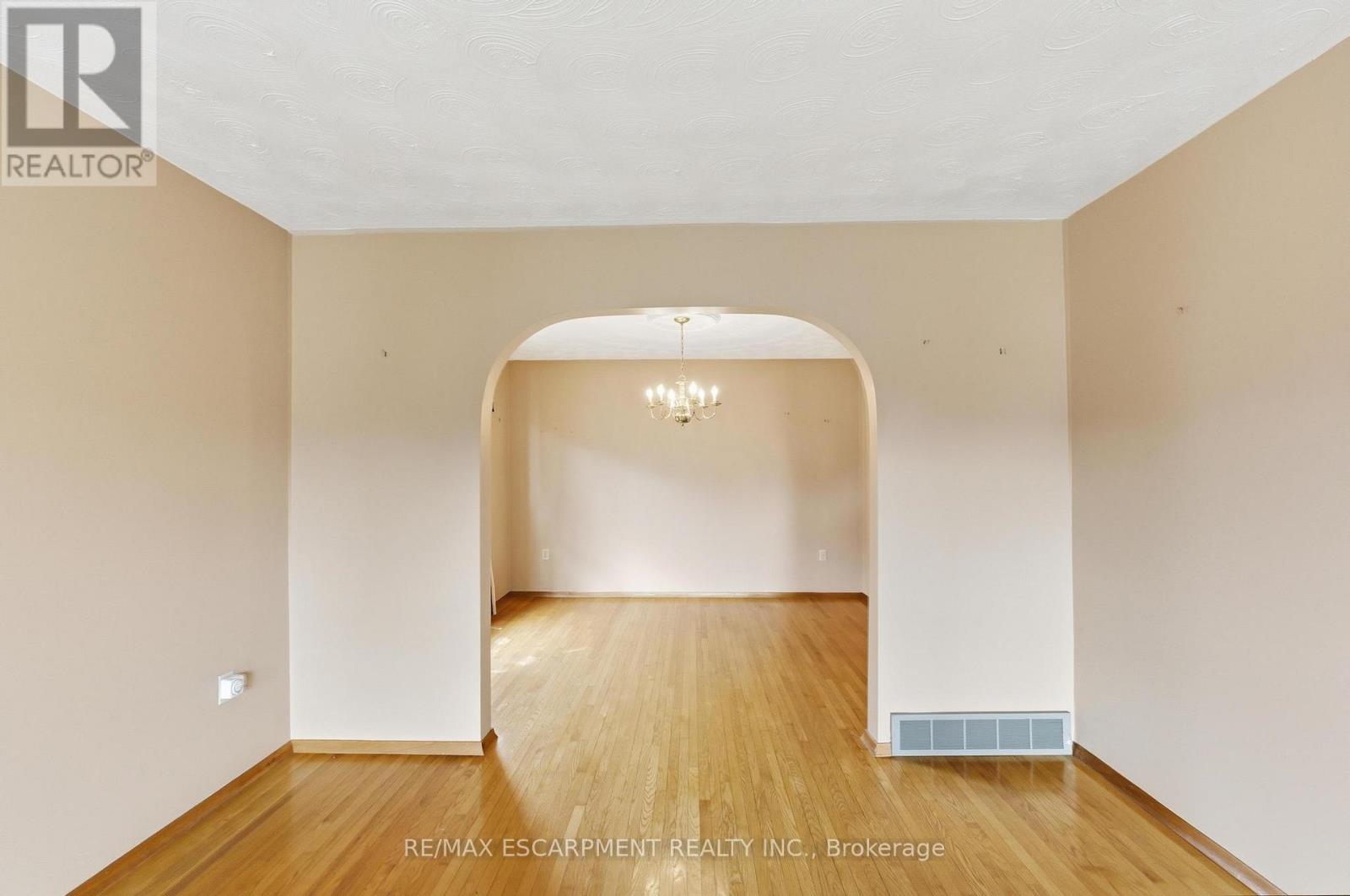 26 ADORN COURT - 9