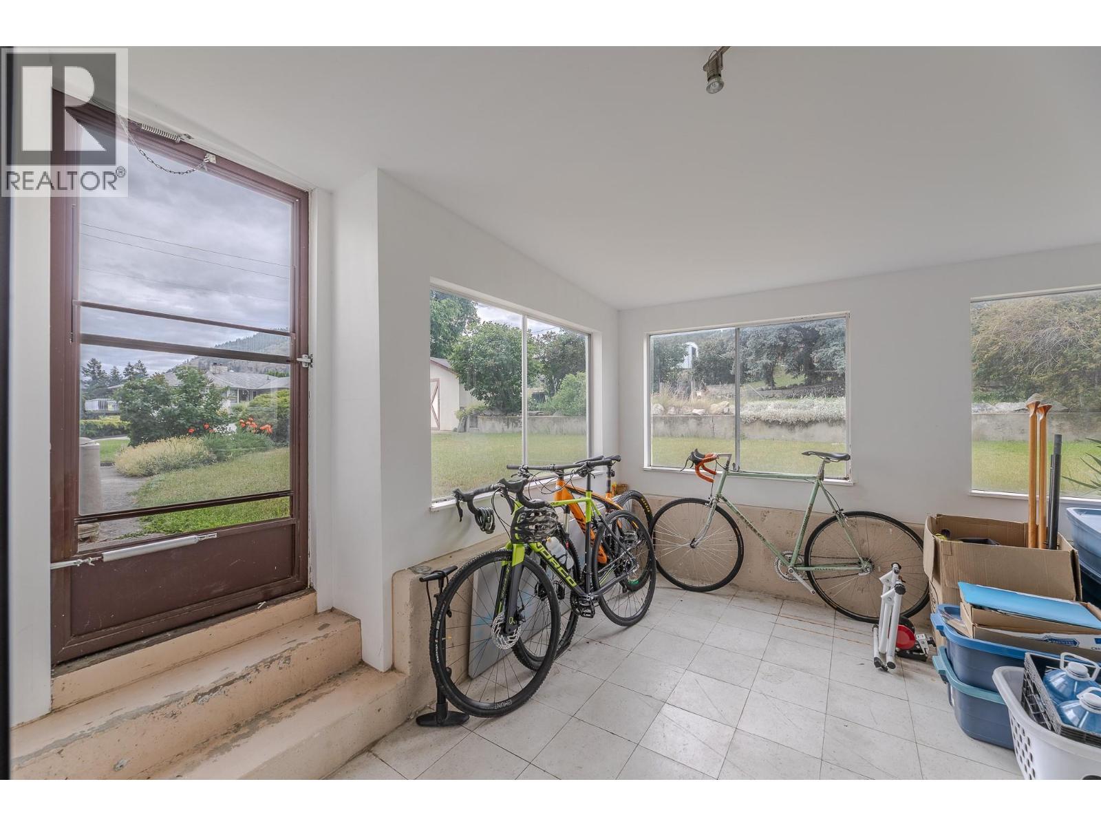 14812 Downton Avenue - 38