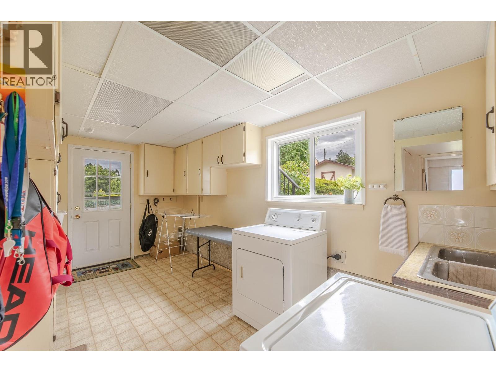 14812 Downton Avenue - 33