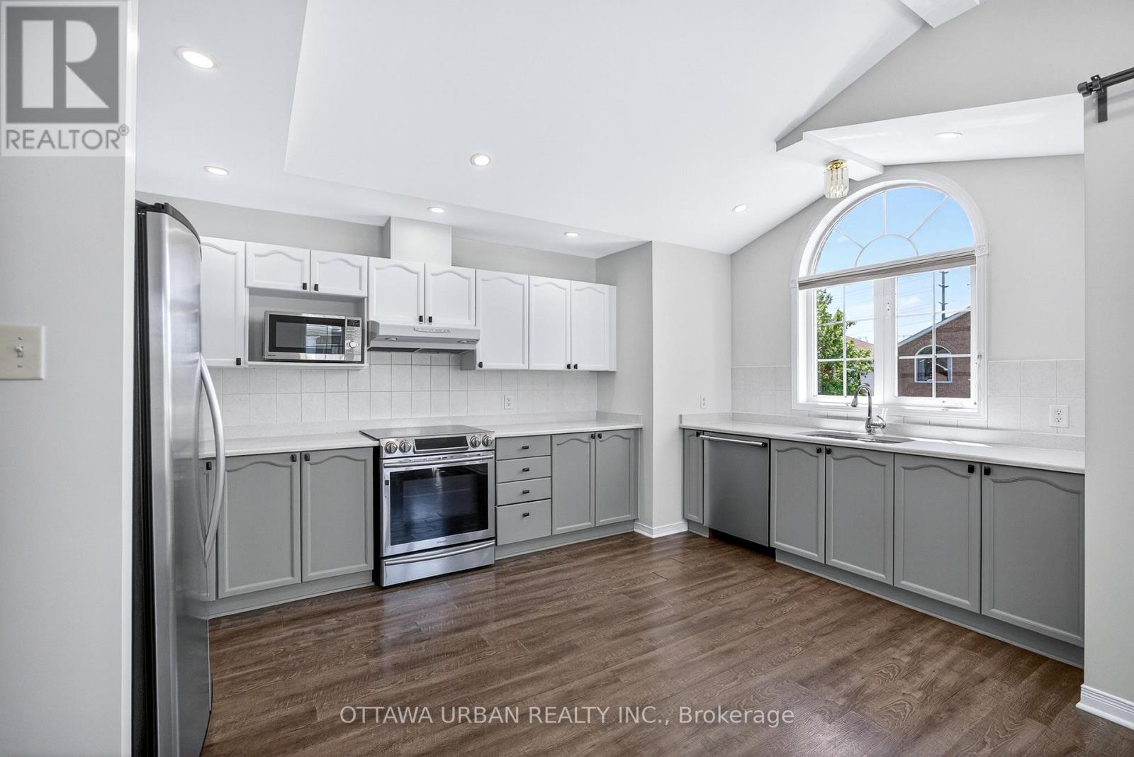 127 CASTLE GLEN CRESCENT - 10