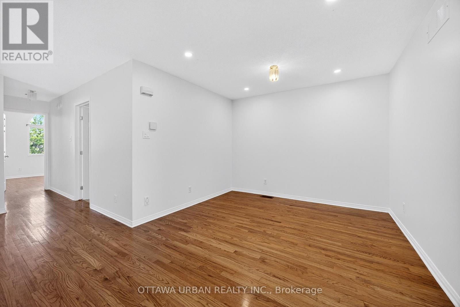127 CASTLE GLEN CRESCENT - 21
