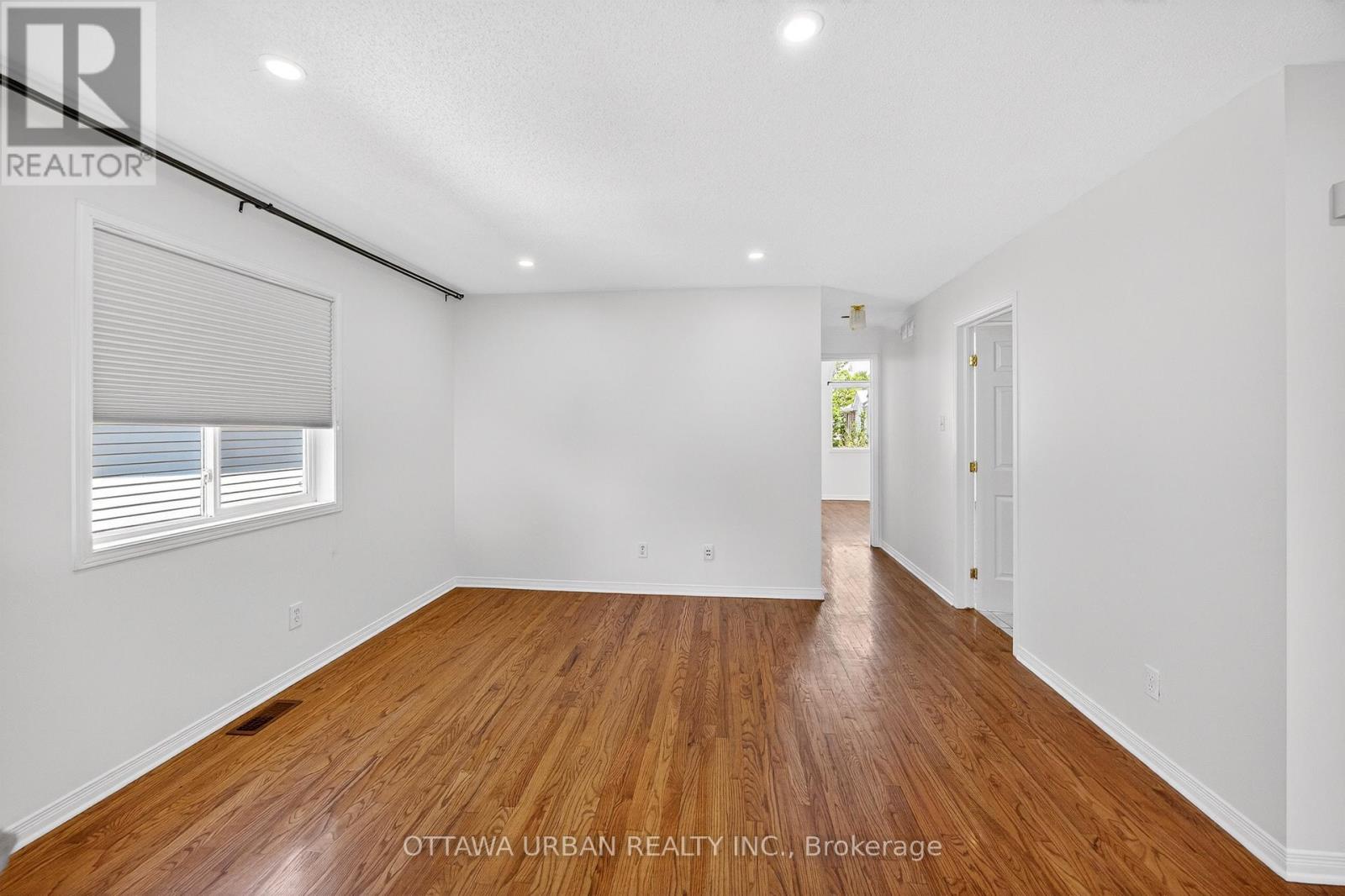 127 CASTLE GLEN CRESCENT - 22