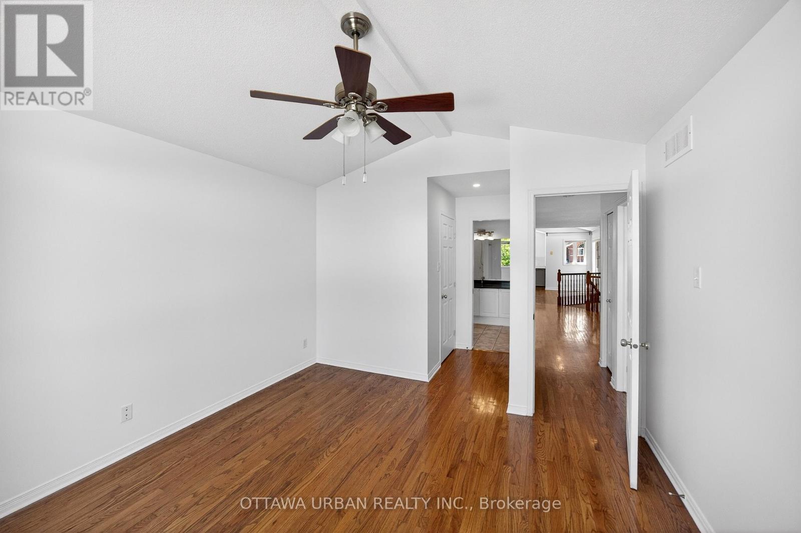 127 CASTLE GLEN CRESCENT - 25