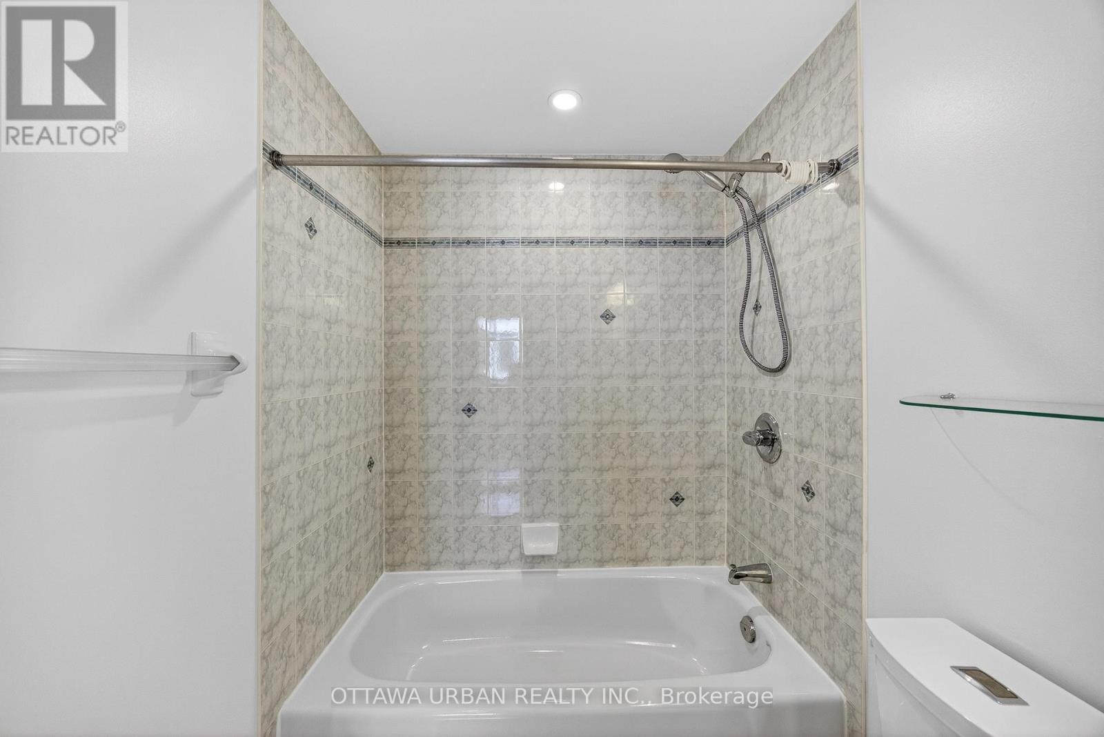 127 CASTLE GLEN CRESCENT - 42