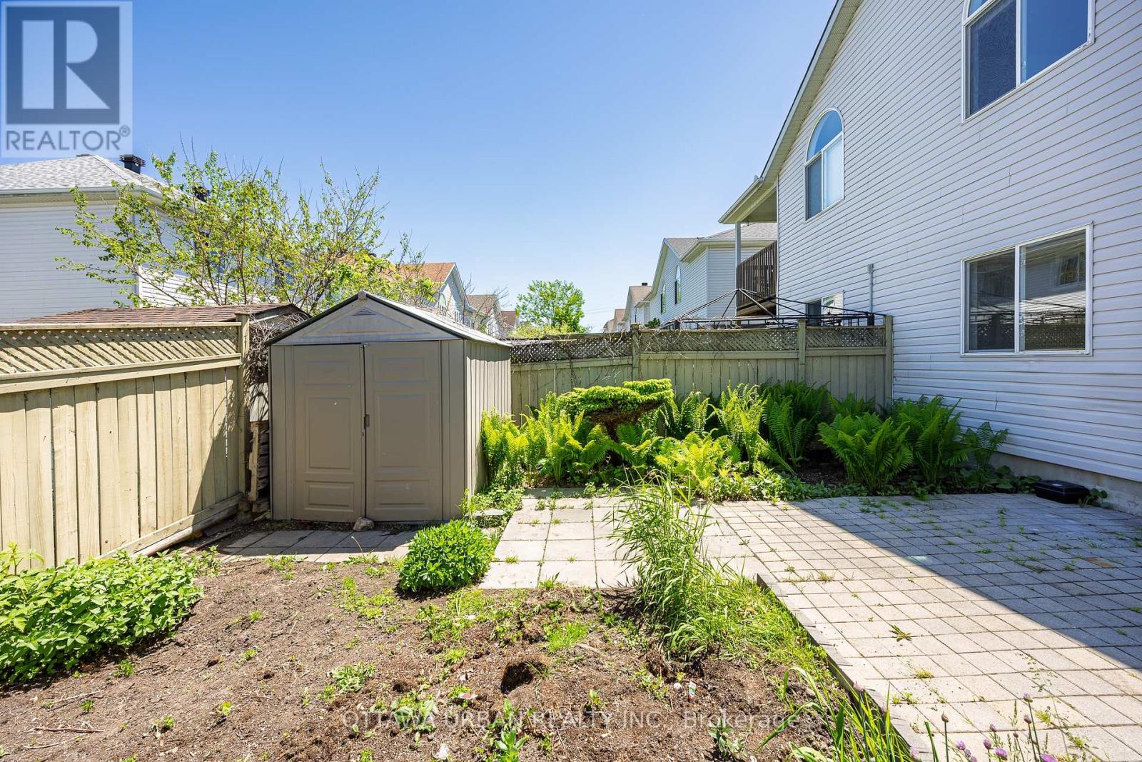 127 CASTLE GLEN CRESCENT - 48