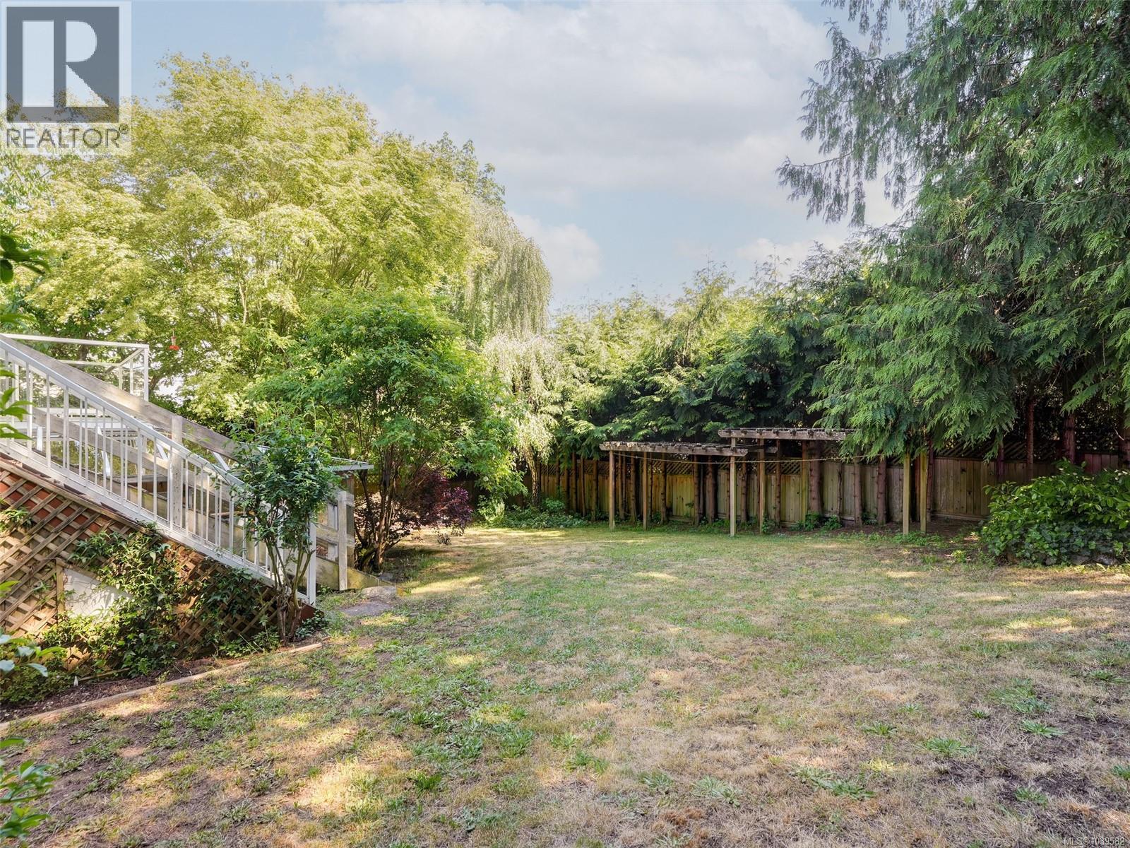 6749 Rhodonite Dr - 26