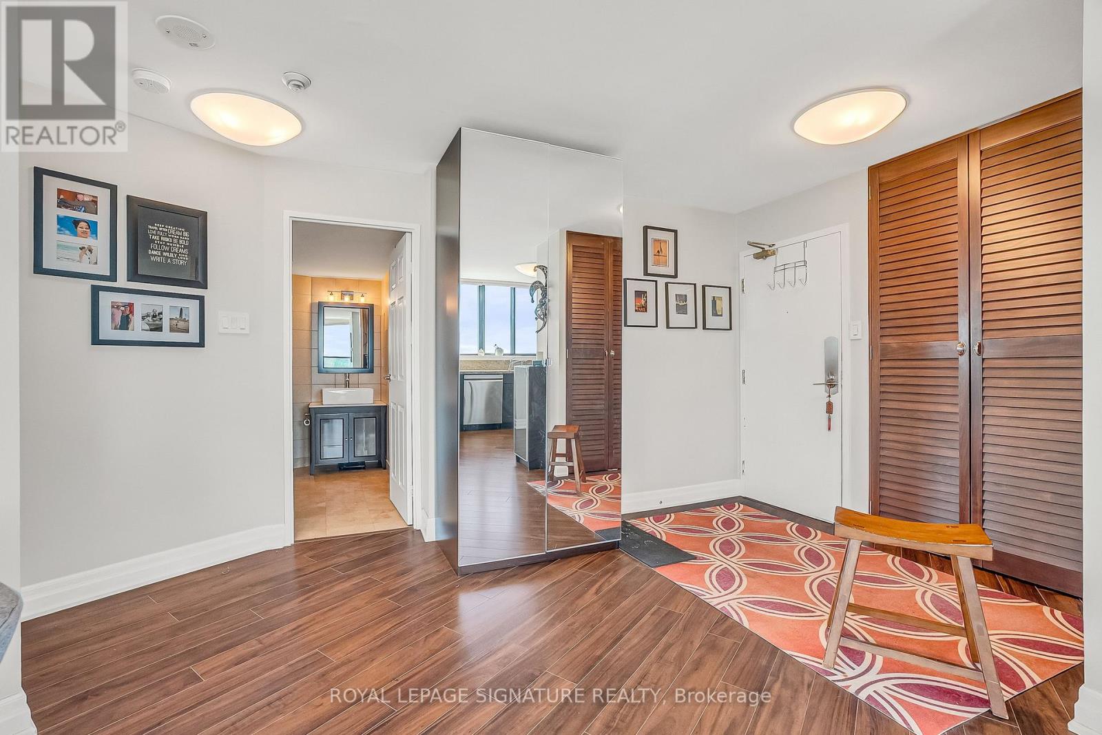 #1702 250 QUEENS QUAY W - 4