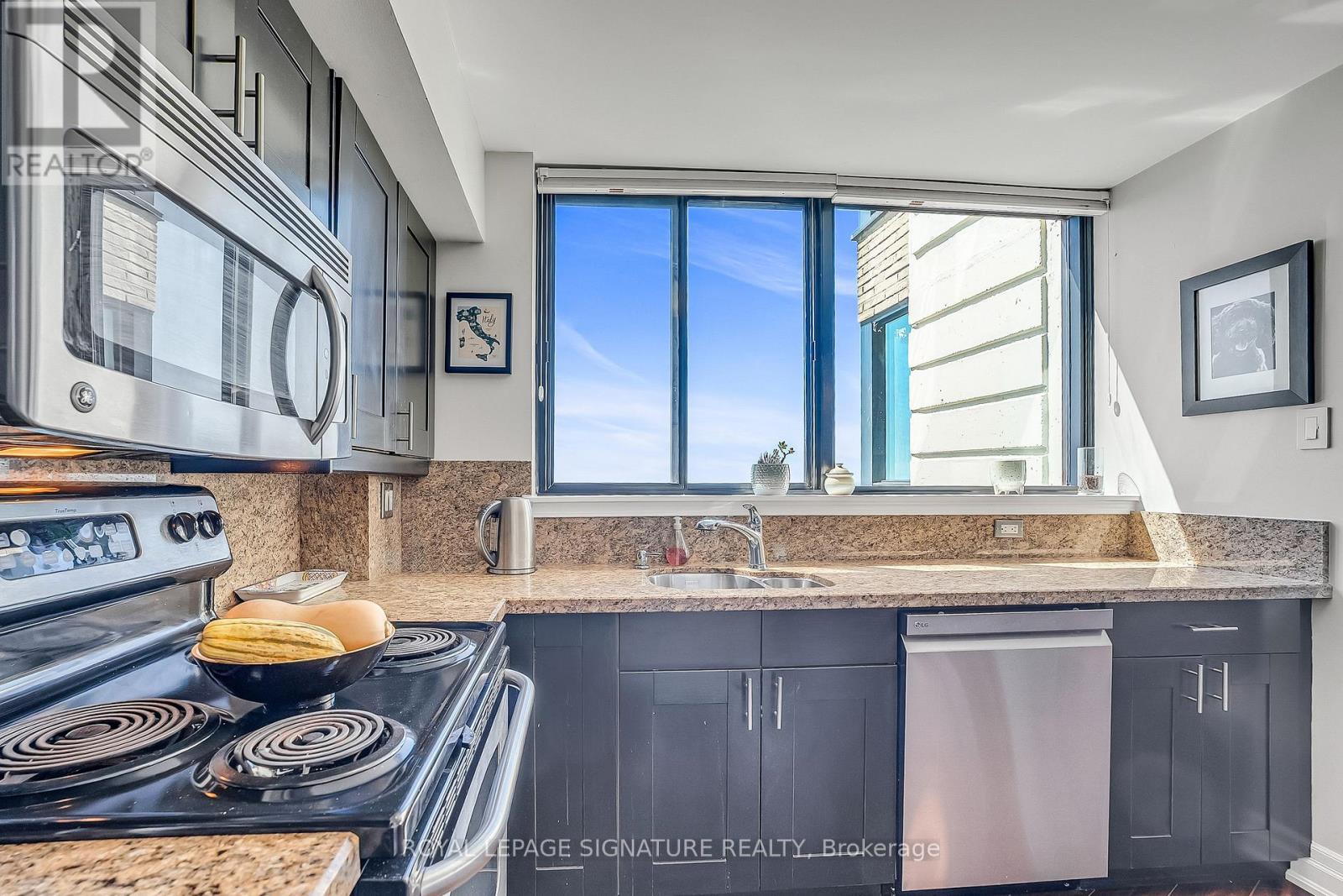 #1702 250 QUEENS QUAY W - 7