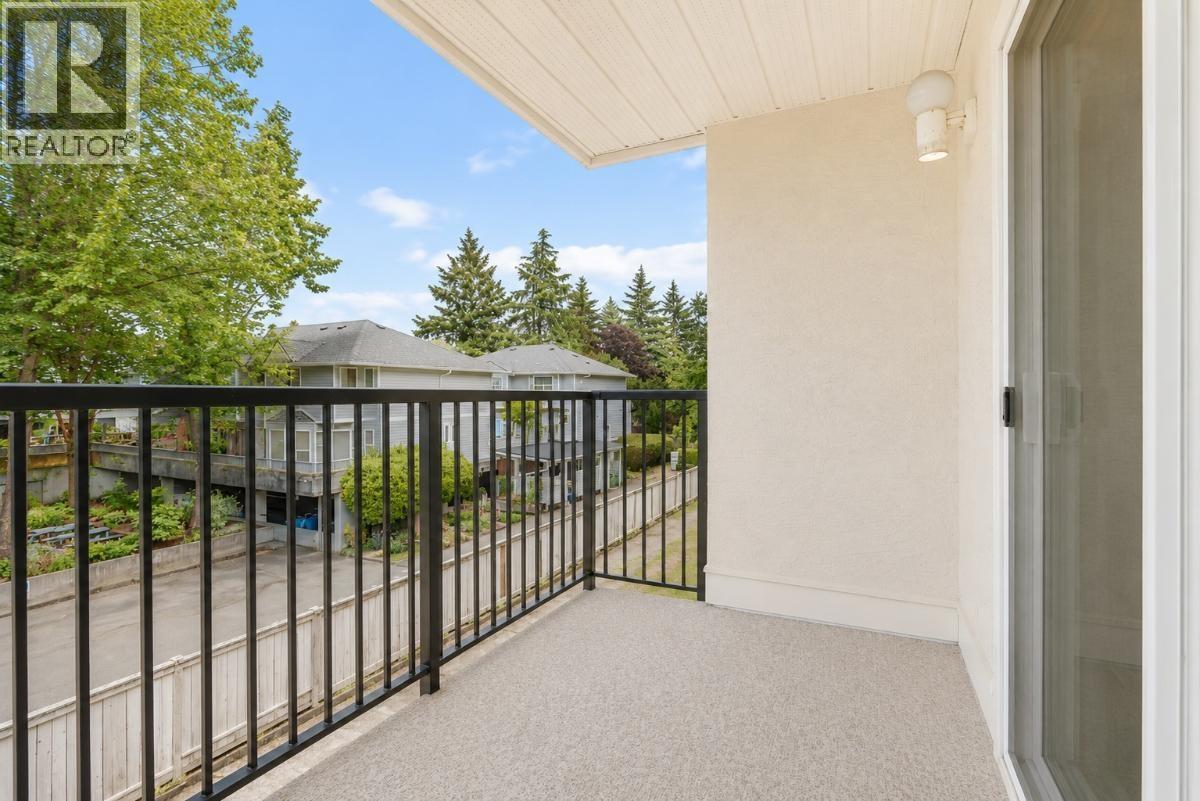 201 7560 MOFFATT ROAD, Richmond