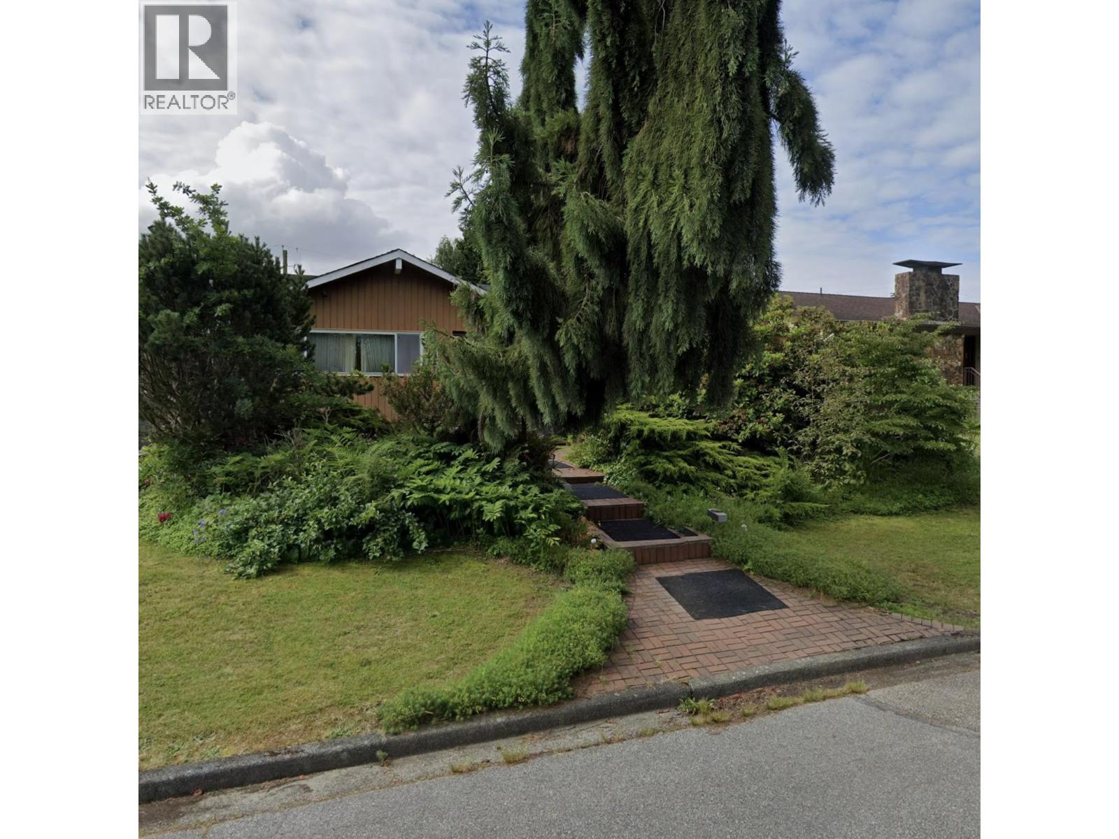 806 W 47TH AVENUE