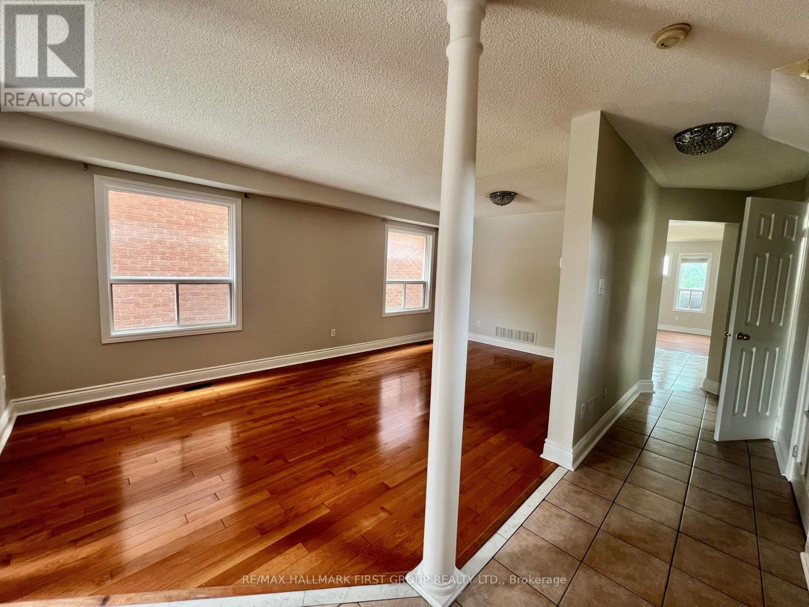 101 BOOTH CRESCENT - 12
