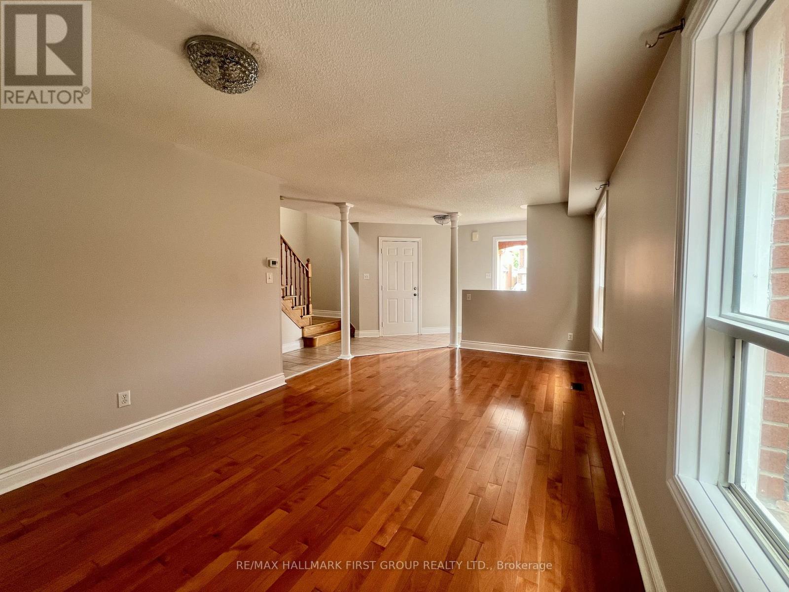 101 BOOTH CRESCENT - 14