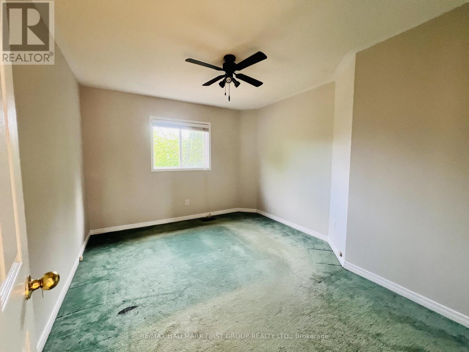 101 BOOTH CRESCENT - 33