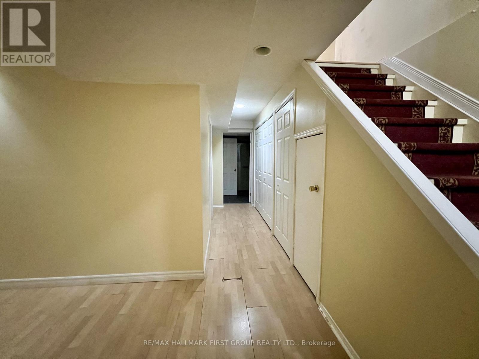 101 BOOTH CRESCENT - 39