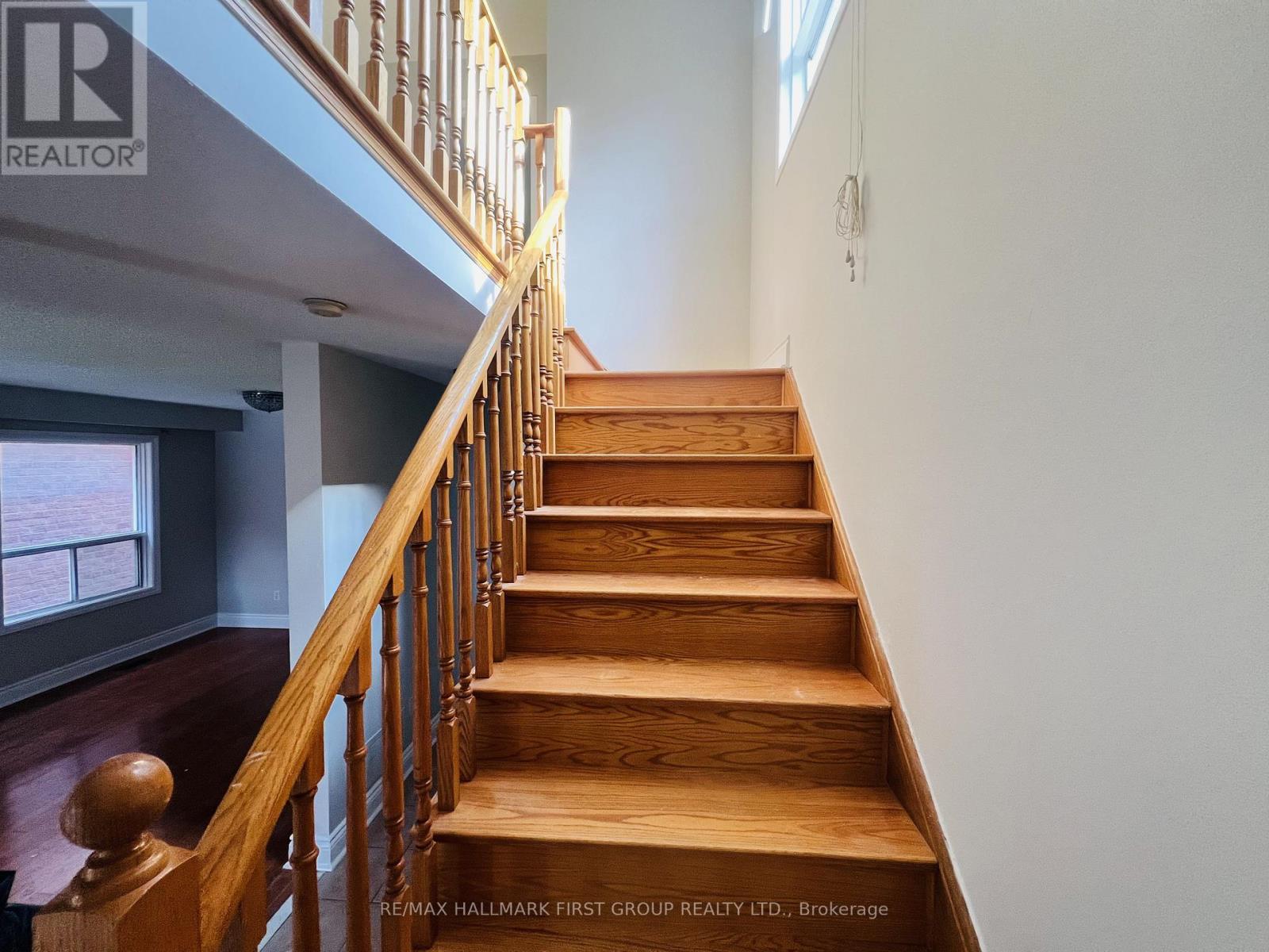 101 BOOTH CRESCENT - 6