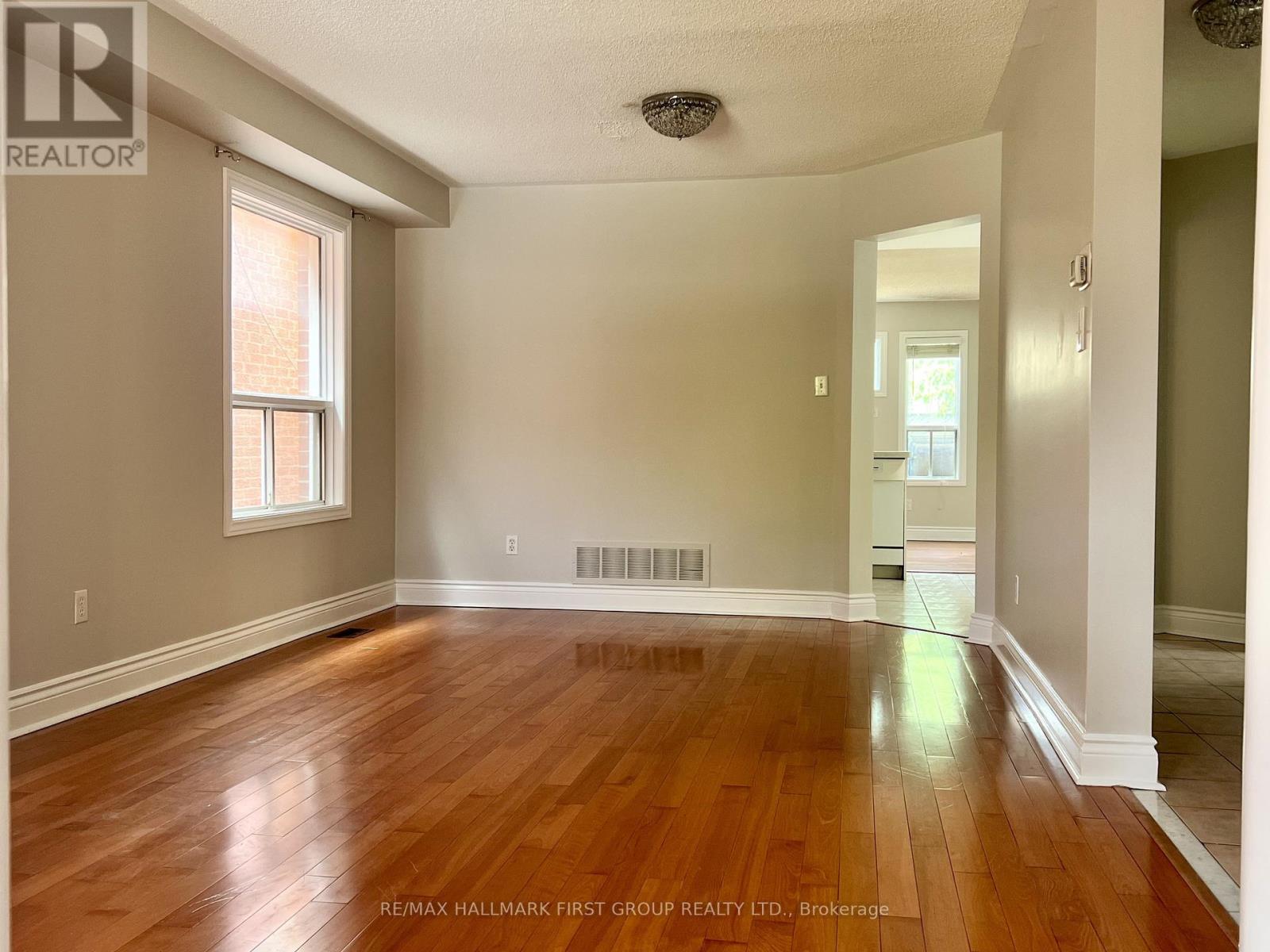 101 BOOTH CRESCENT - 9