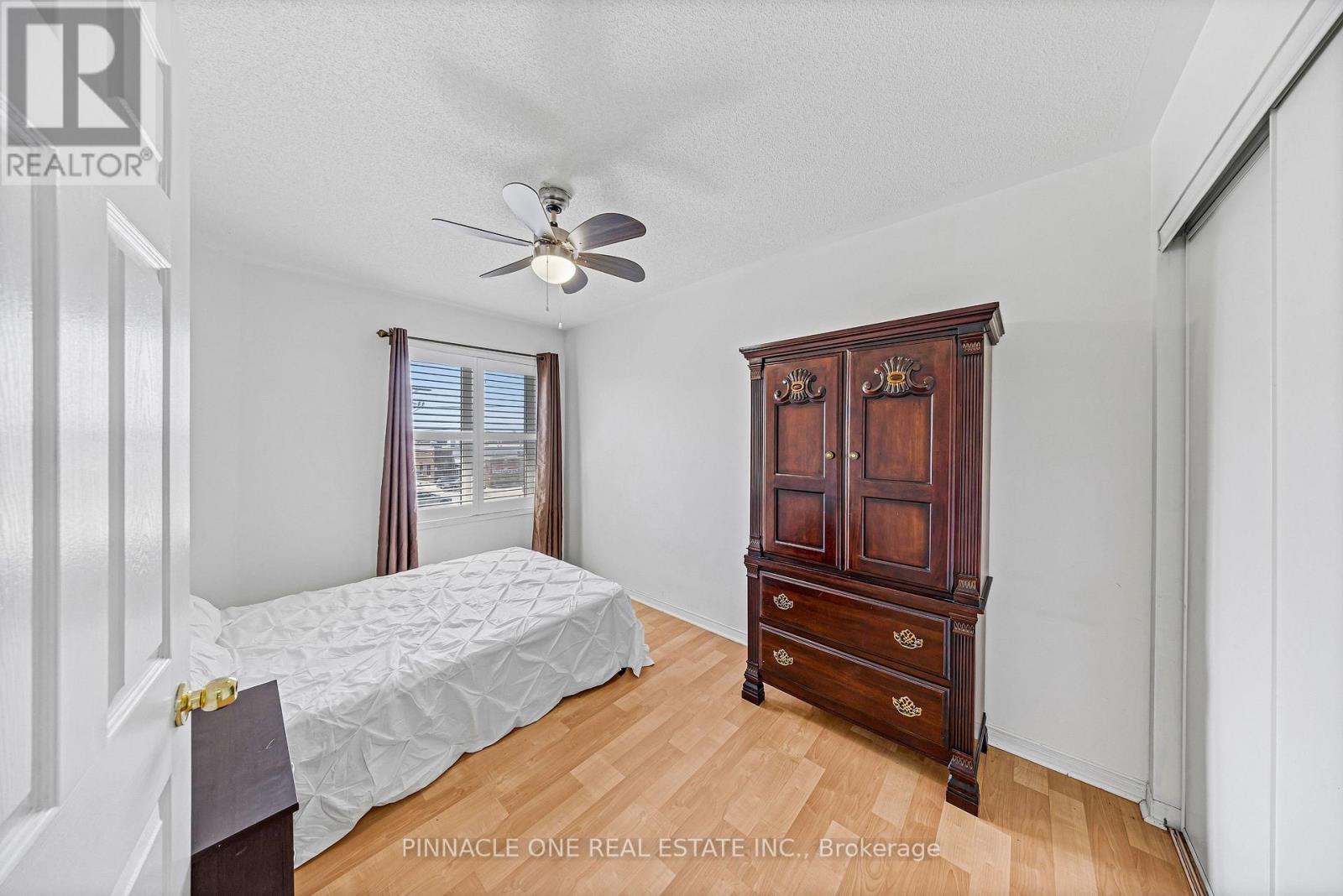 81 CARRERA BOULEVARD - 27