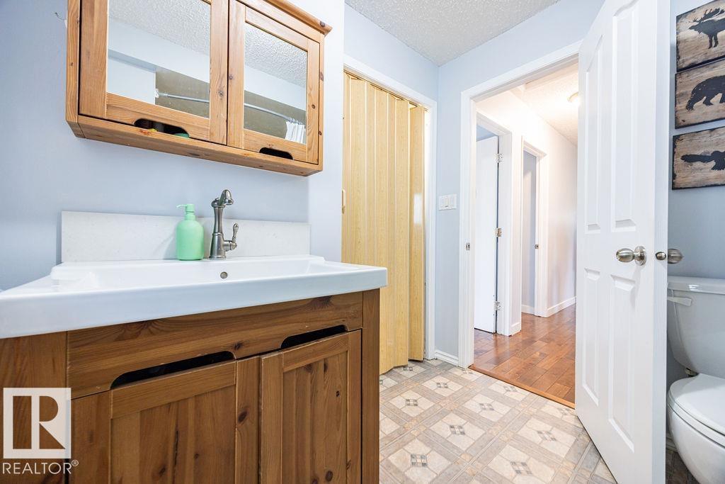 17932 93 AV NW - 17