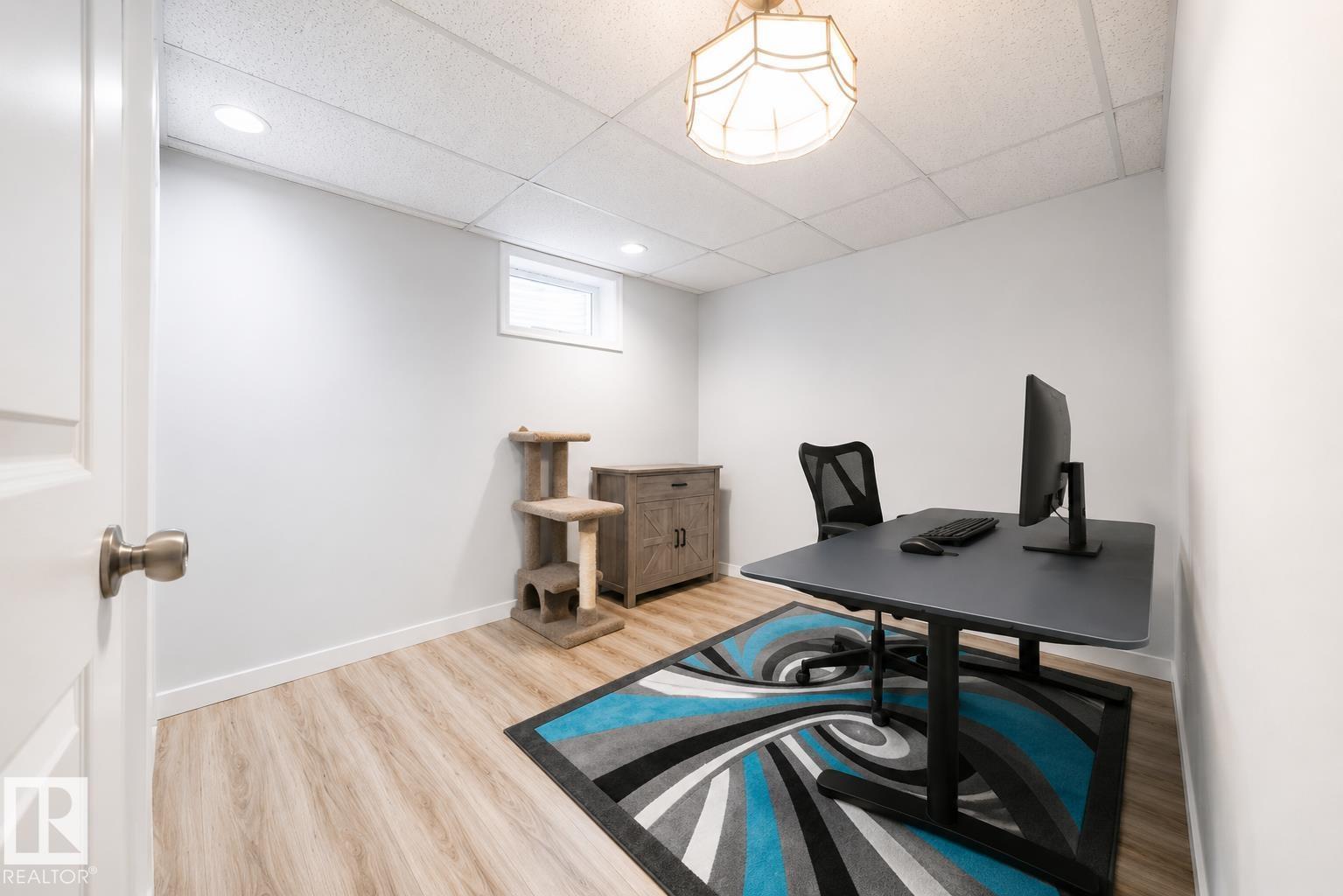 17932 93 AV NW - 30