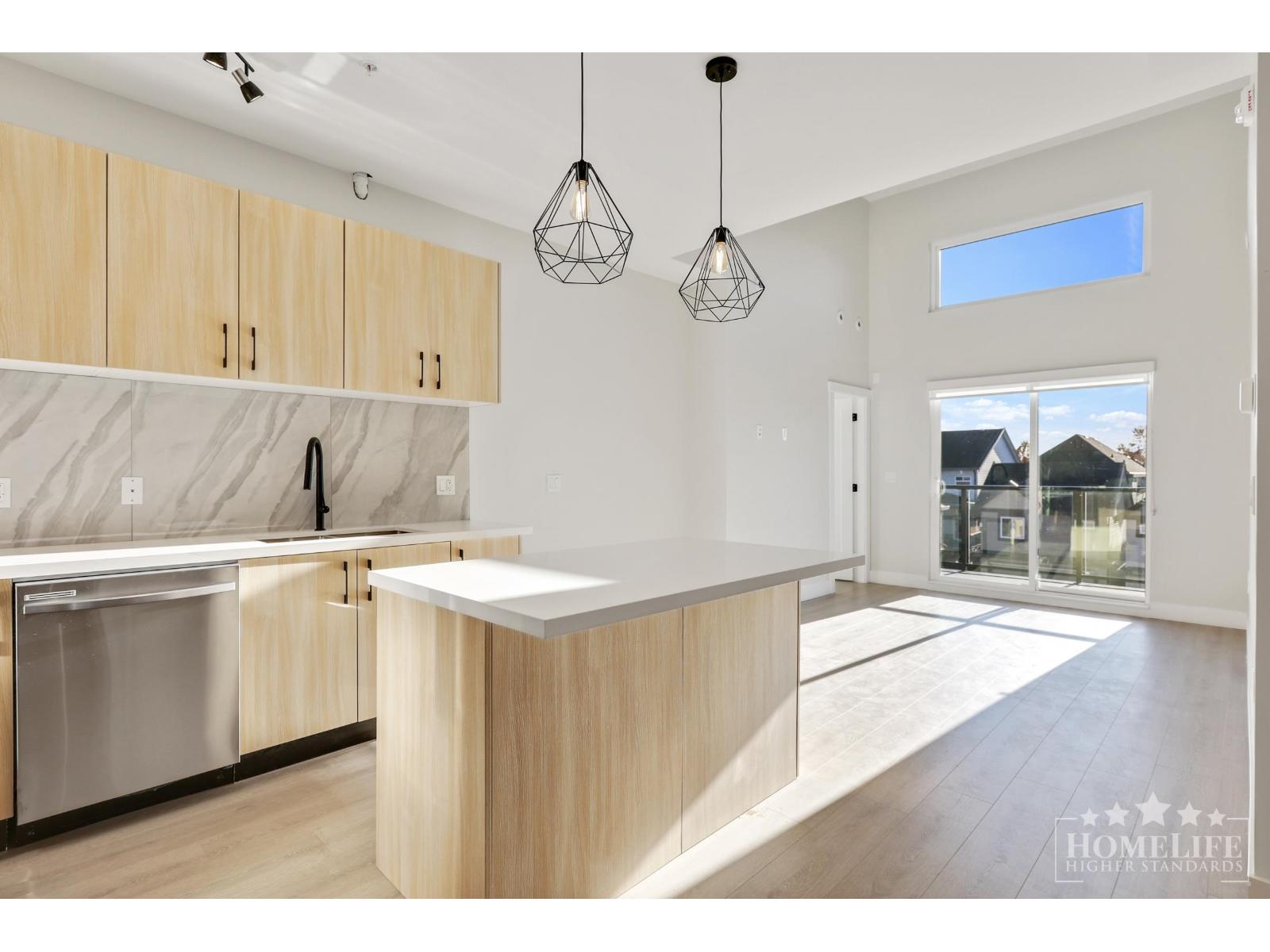 304 14858 60 AVENUE, Surrey