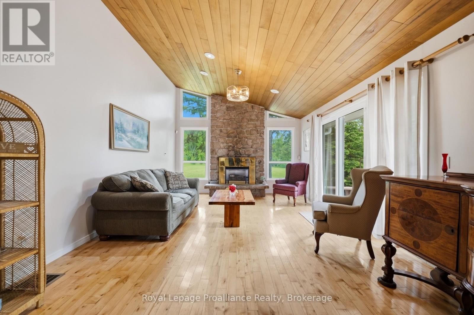 51 SELENA AVENUE - 11